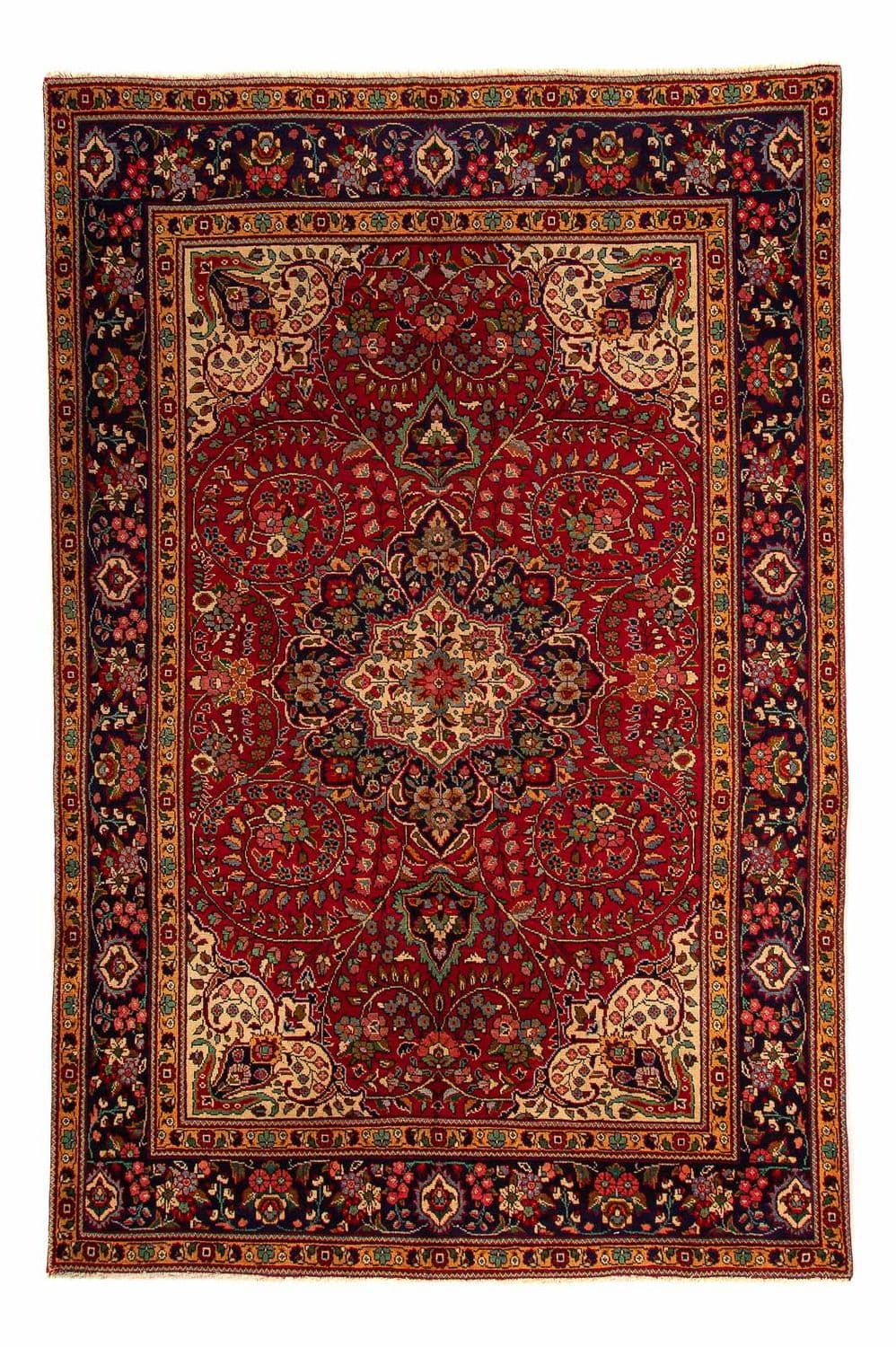 Täbriz rug in the style of the Nezam workshop