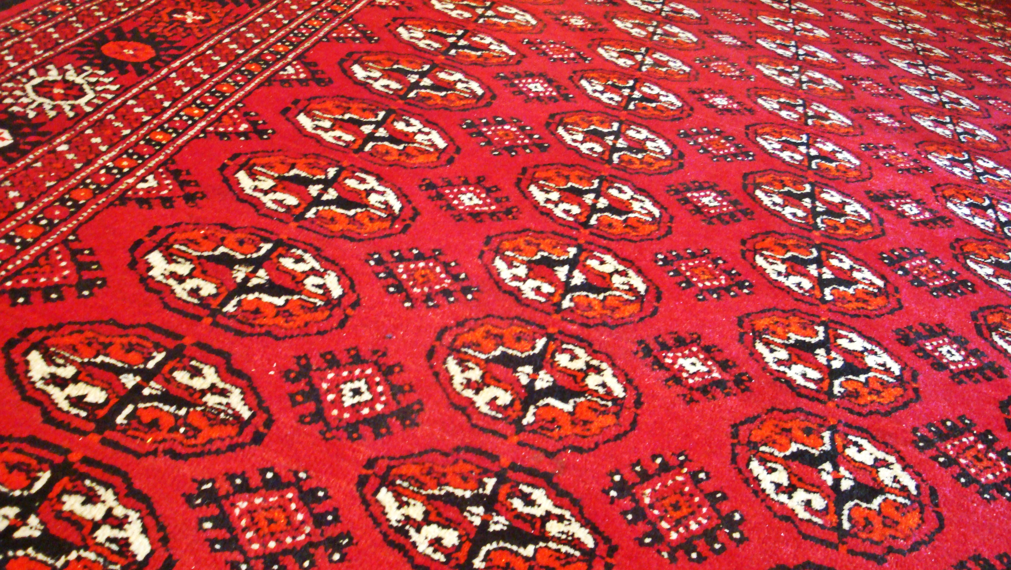 Tekke Gül in a Turkmen rug