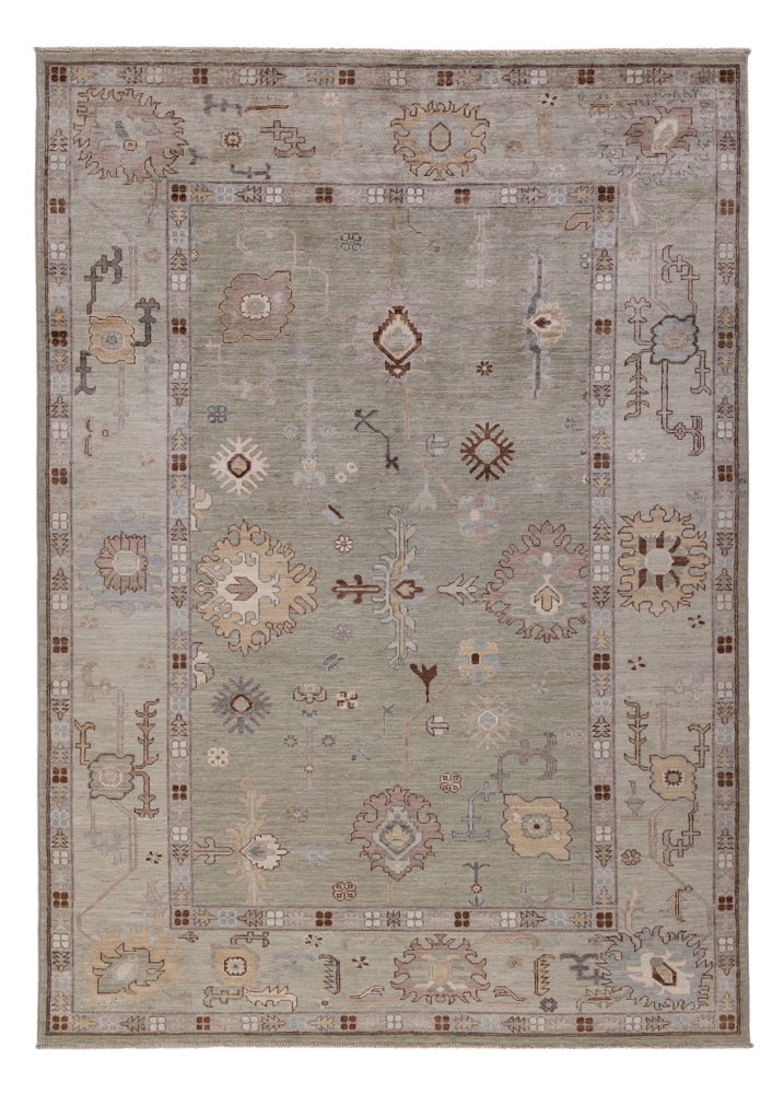 Usak 246 × 174 cm